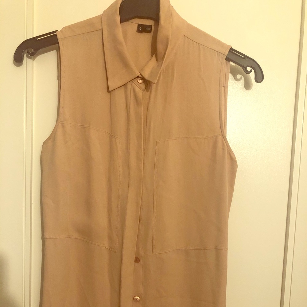 Theory Silk button down tank amazing blush color